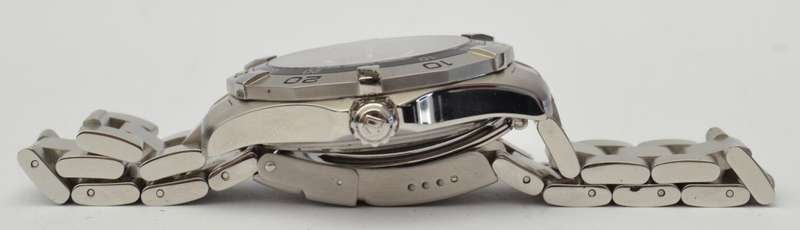 Tag Heuer Aquaracer Men`s watch 300 meters with Date WAF1010 EEK2975 with box & Papers as per photo