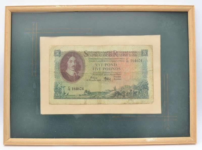 Framed MH De Kock SA 5 Pounds Banknote as per photo
