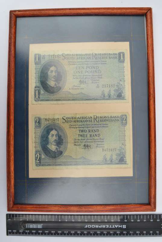 Framed MH De Kock  SA 1 Pound & SA R2 Banknotes