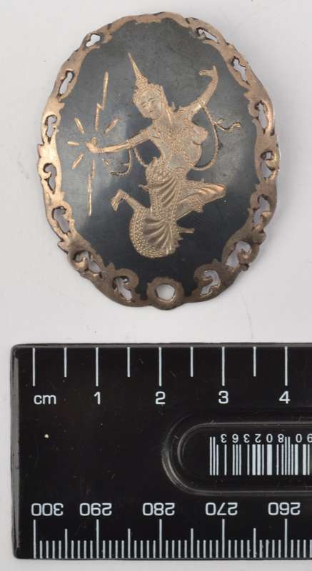 925 Siam Silver Brooch weight 8g as per photo
