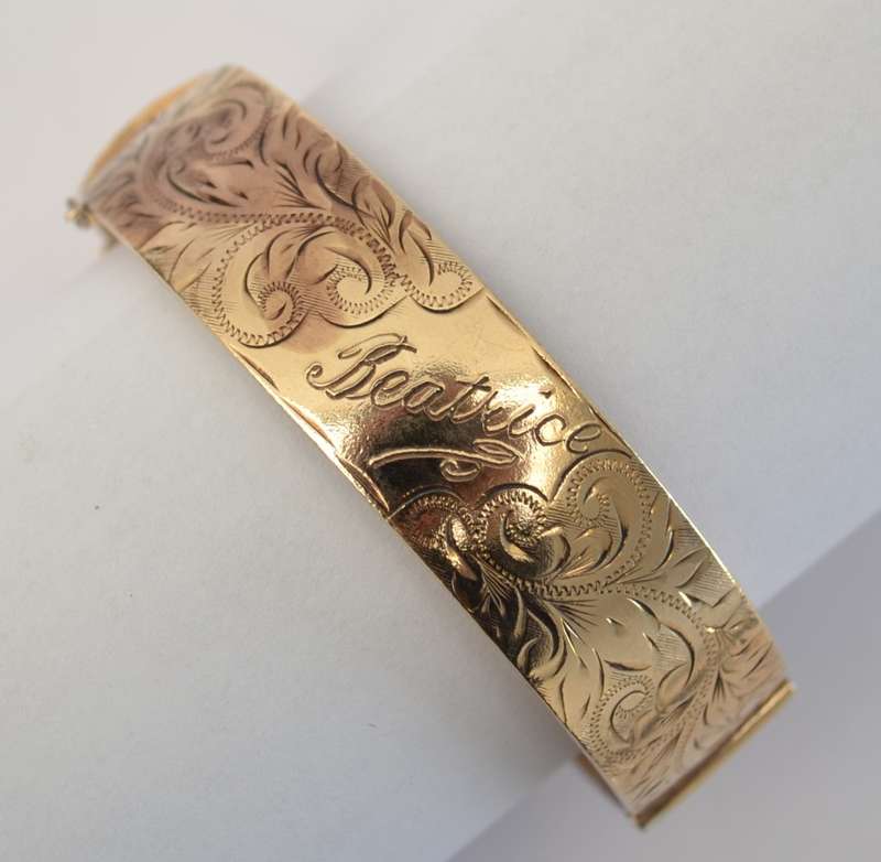 Vintage 9k Metal Core Bangle weight 42g as per photo