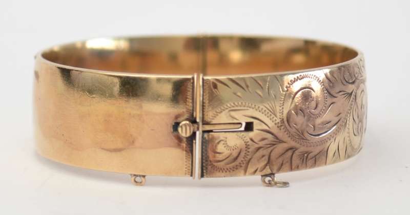 Vintage 9k Metal Core Bangle weight 42g as per photo