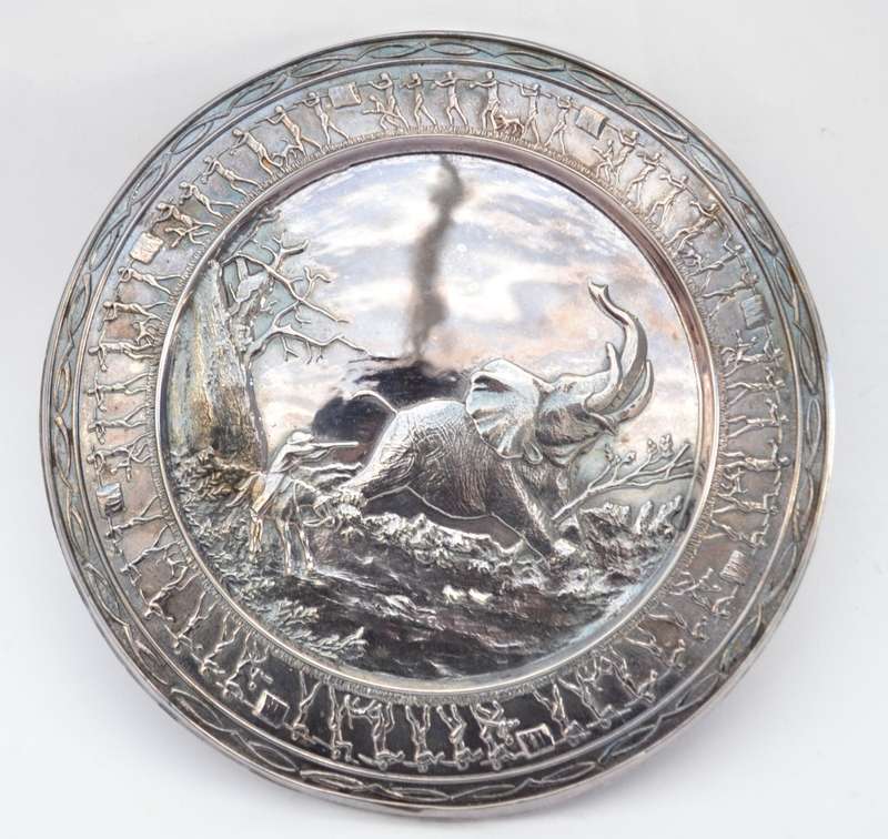 Hunters Plate-A shot from the saddle-from a pencil sketch by Thomas Baines weight 391g as per photo