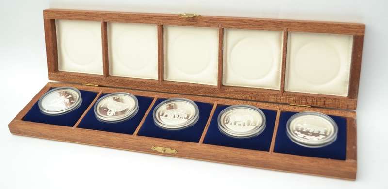 Bank of Uganda (999 Silver) Protection of the African Elephant Medallions as per photo