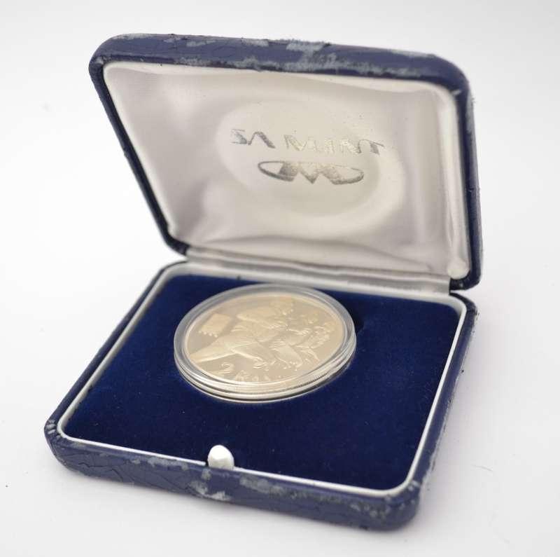 Commemorative Rugby World Cup Silver R2 weight 34g as per photo