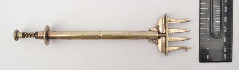 Vintage Victorian Spring Loaded Retractable EPNS Serving Fork as per photo
