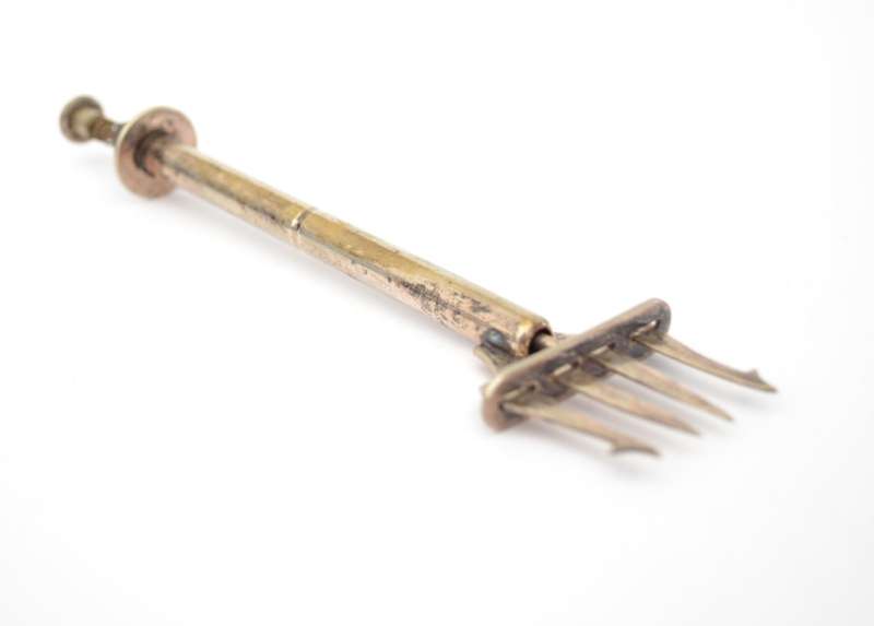 Vintage Victorian Spring Loaded Retractable EPNS Serving Fork as per photo
