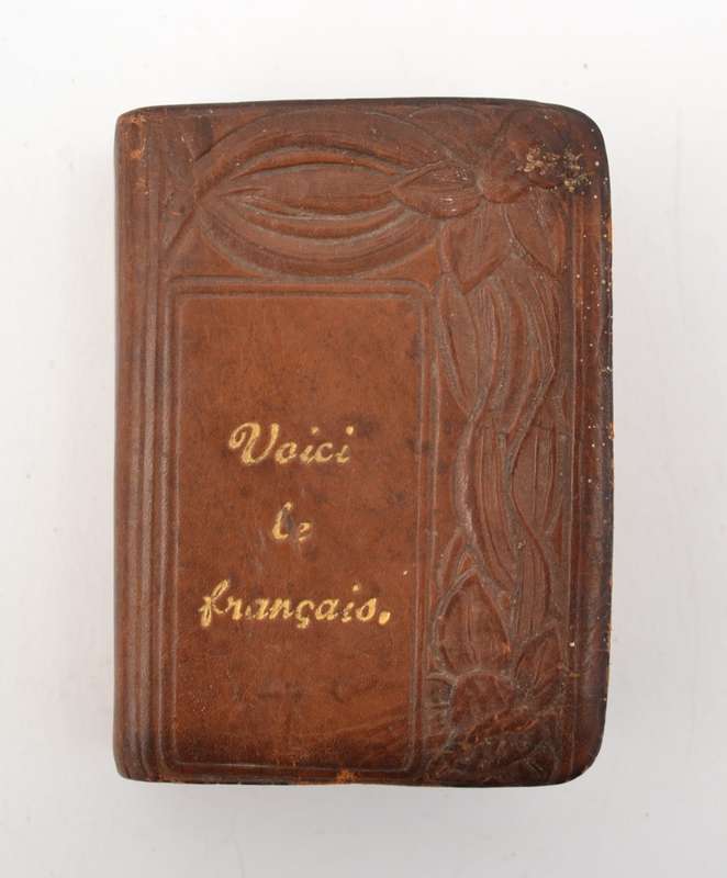 French/English Dictionary - Midget Dictionaries in leather published in 1933 as per photo