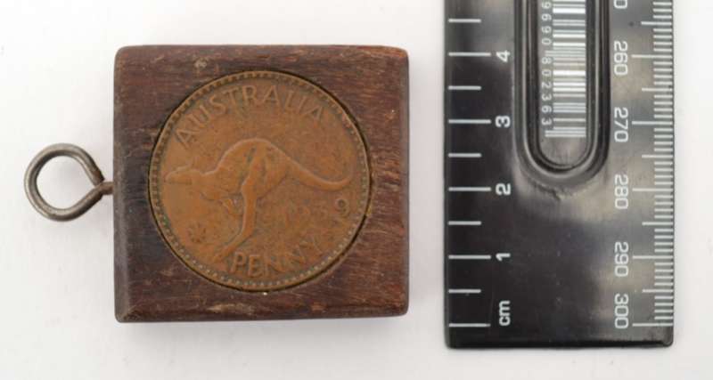 1939 Australian Penny in wood inlay/keyring as per photo