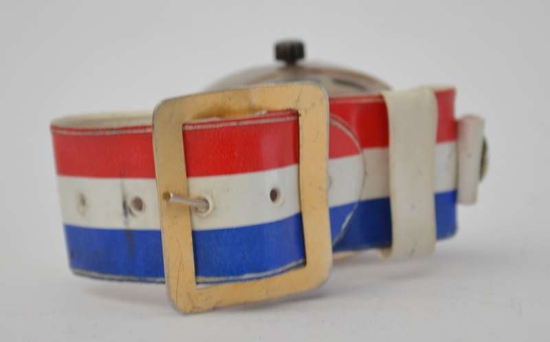 Leisure Dynamics See-Saw Wristwatch as per photo