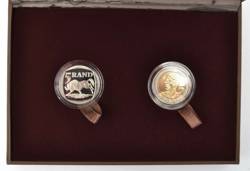 Nelson Mandela Commemorative 2 Piece R5 Coin Set as per photo