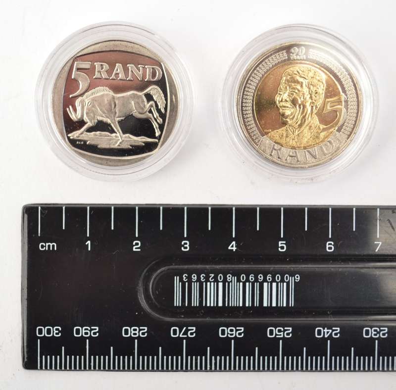 Nelson Mandela Commemorative 2 Piece R5 Coin Set as per photo