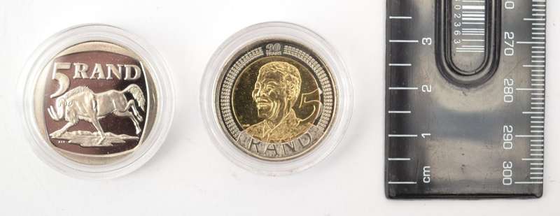 Nelson Mandela Commemorative 2 Piece R5 Coin Set as per photo