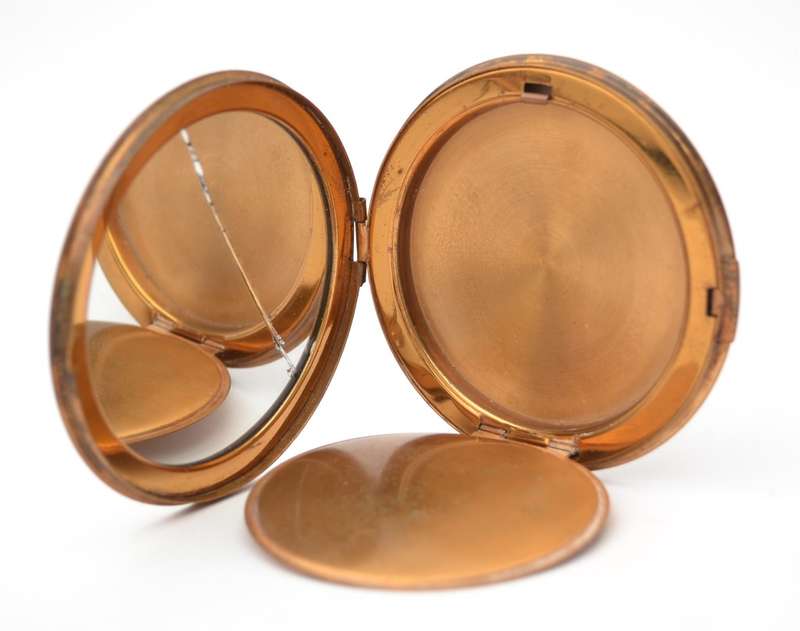 Vintage Powder Compact made in England as per photo