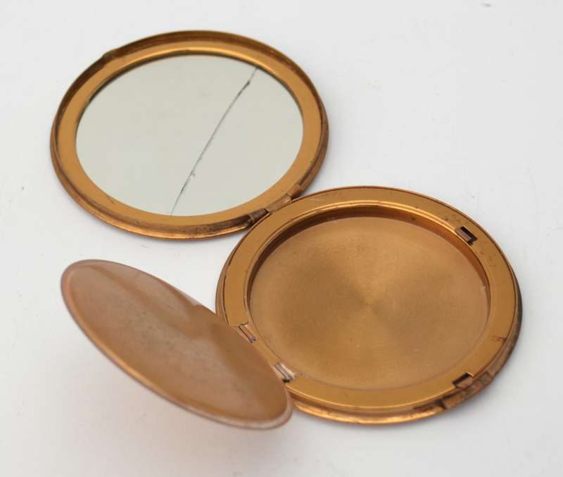 Vintage Powder Compact made in England as per photo