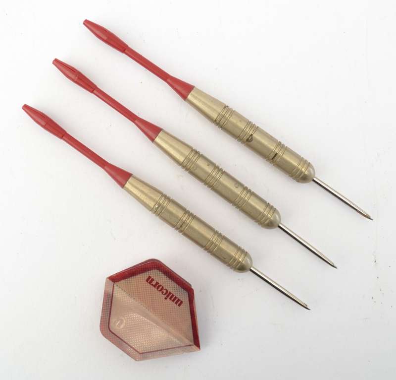Vintage Unicorn Darts, set of 3 including 1 flight in box as per photo