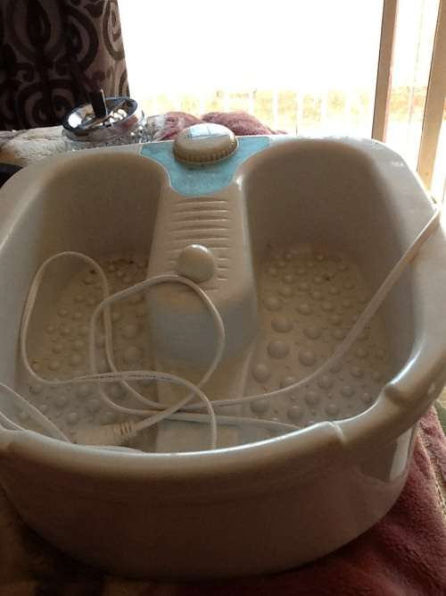 Foot spa with heat