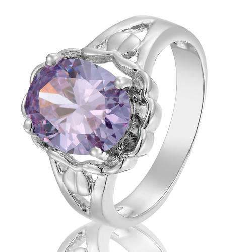 **STUNNING WHITE GOLD OVAL CUT TANZANITE RING **
