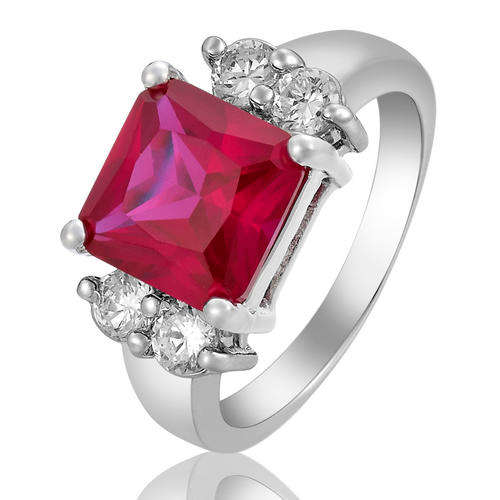 **STUNNING WHITE GOLD SQUARE CUT GARNET RING **