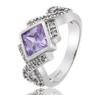**STUNNING WHITE GOLD PRINCESS CUT TANZANITE RING**