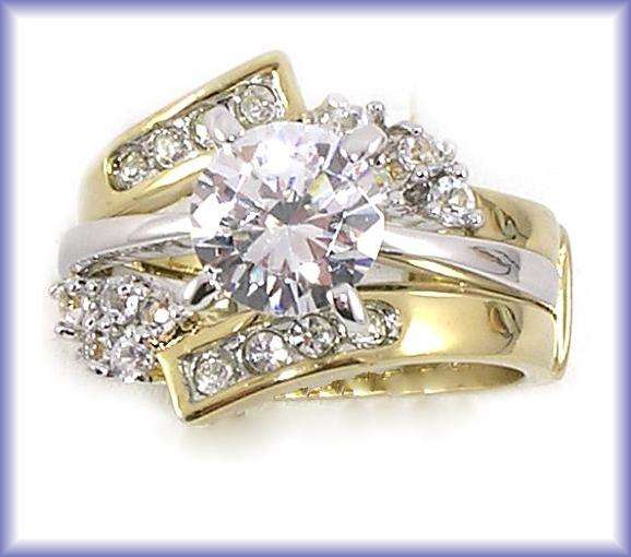 EXQUISITE 2,18ctw BRILLIANT CUT 18kt WEDDING & ENGAGEMENT RING!