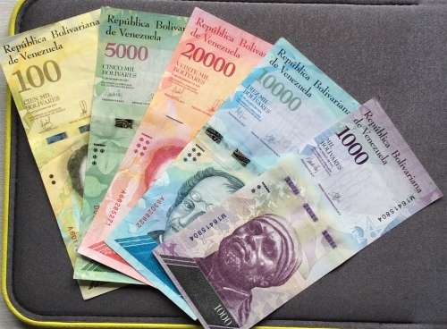 VENEZUELAN BANKNOTES X 5 (SEE DESCRIPTION)