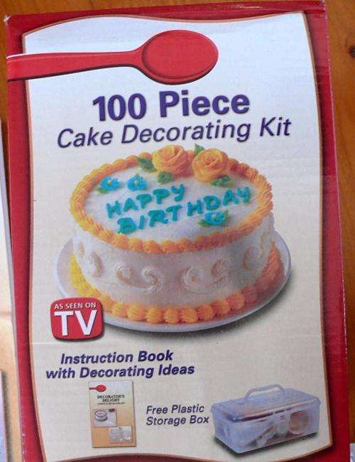 100 Piece Cake Decorating Kit