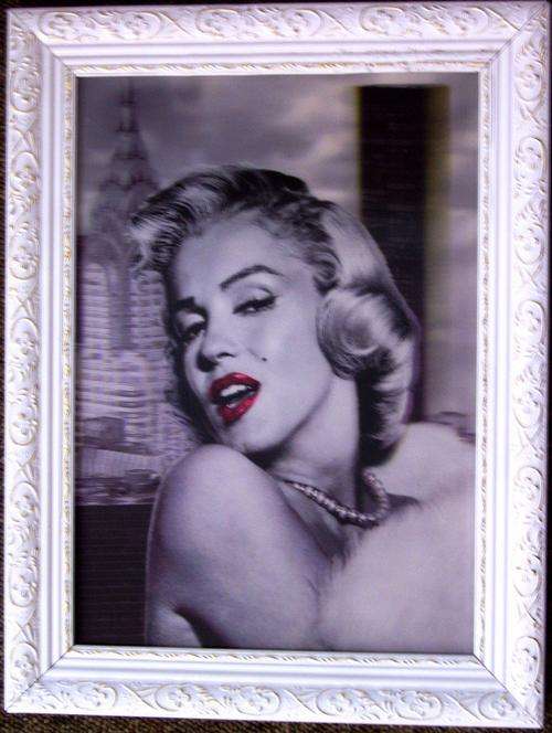 BEAUTIFULL MARILYN MONROE 3D  PICTURE IN FRAME 310X410MM.