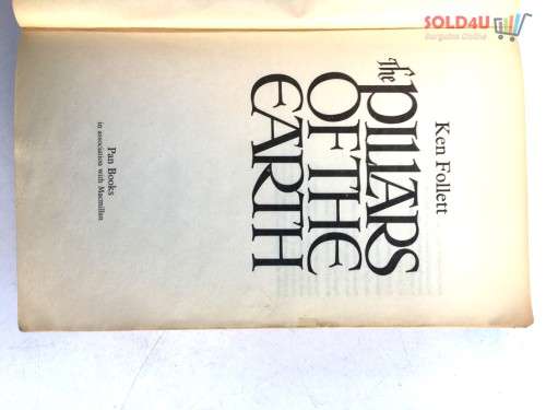 The Pillars of the Earth: A Novel by Ken Follett