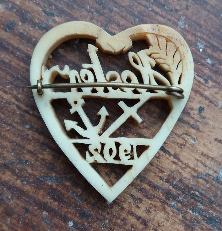 BOER WAR TRENCH ART BONE BROOCH- 1902- POSSIBLY ST HELENA