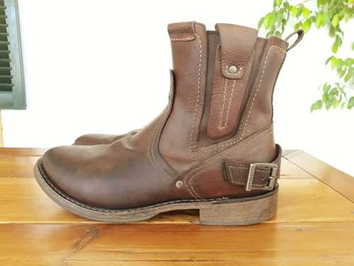 CAT men's boots size 10