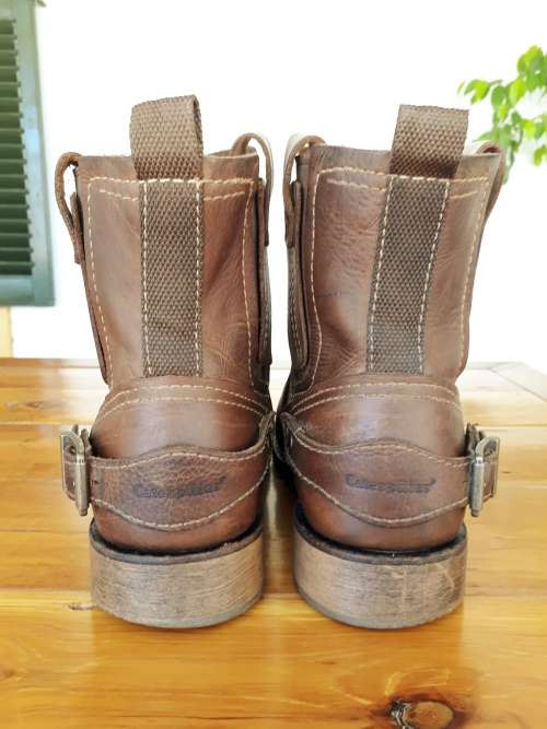 CAT men's boots size 10