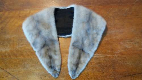 Vintage beautiful grey genuine mink fur collar
