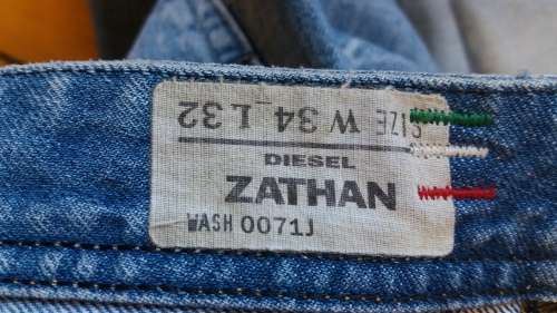 MENS DIESEL JEANS- SIZE 34- HARDLY WORN