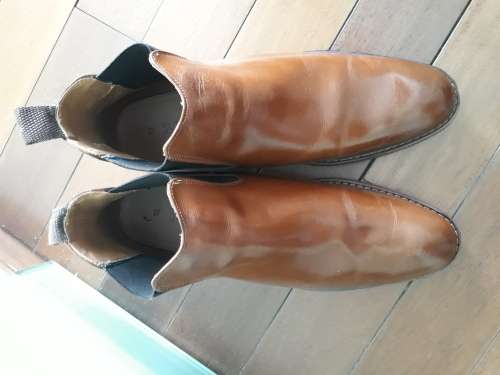 Mens genuine leather tan chelsea boots- size 10- brand new