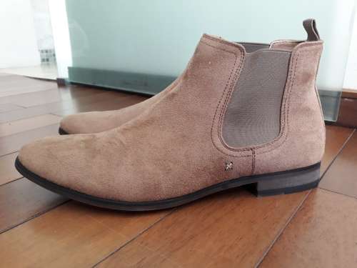 Brand new mens suede-like fabric chelsea boots size 10/11