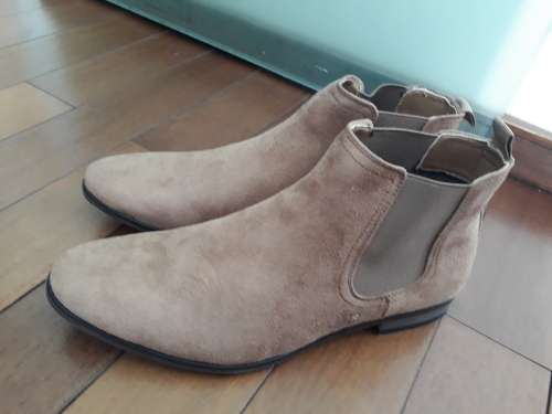 Brand new mens suede-like fabric chelsea boots size 10/11