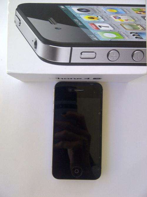 iPhone 4S 16GB - Like New - Open to All Carriers