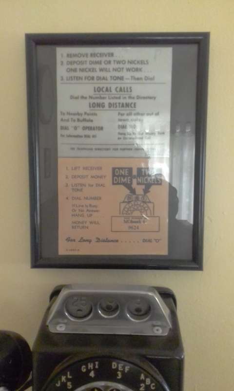 Vintage - Telephone Original wall mounted coin operated automatic electric 3 slot payphone - USA