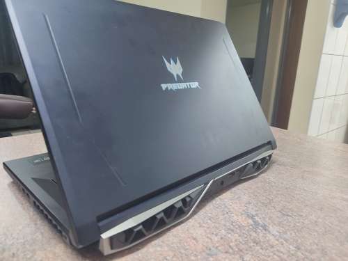 Acer Predator Helios 500 gaming laptop i7 8th gen GTX 1070