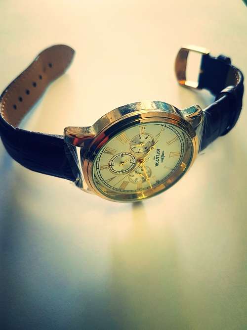 Mens Aviator Leather Watch