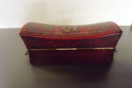 REDUCED VINTAGE CHINESE CONCAVE PILLOW BOX from SUEZYT - **FREE SHIPPING**
