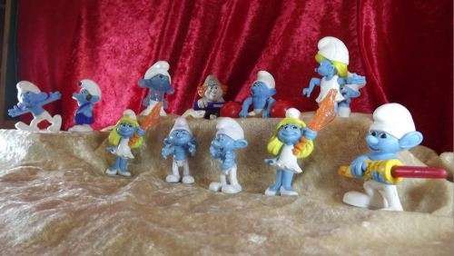 REDUCED TO HALF PRICE  - HEFTY SMURF AND SMURFS  - from SUEZYT