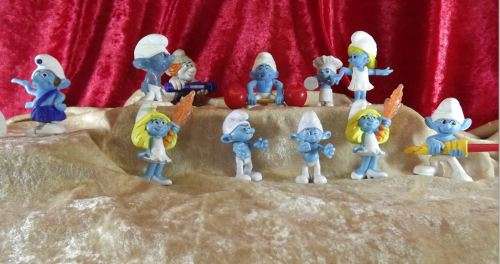 REDUCED TO HALF PRICE  - HEFTY SMURF AND SMURFS  - from SUEZYT