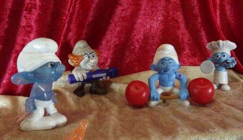 REDUCED TO HALF PRICE  - HEFTY SMURF AND SMURFS  - from SUEZYT