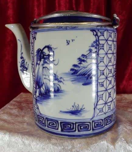 TEA KETTLE WITH ORIENTAL LANDSCAPE from SUEZYT