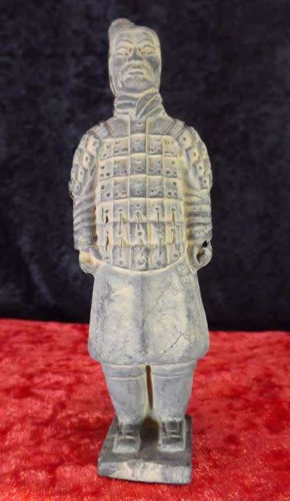 CHINESE TERRACOTTA ARMY FIGURINES  - from SUEZYT