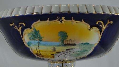 STUNNING FOOTED PEDESTAL TABLE CENTRE PIECE -  MOJOLICA PORTUGUESE R B ALCOBACA - from SUEZYT