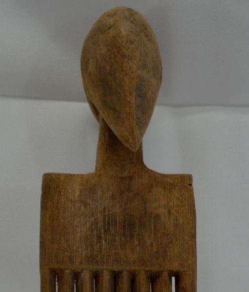 AFRICAN ZAIRE BAPENDE TRIBE COMB 2  from SUEZYT