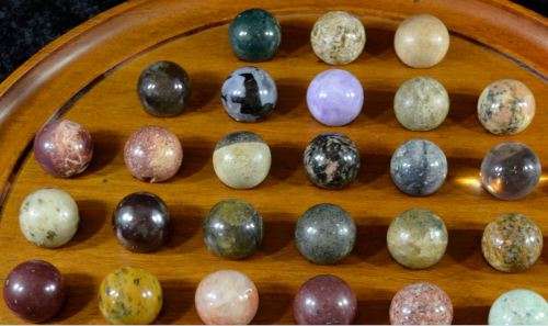 WOODEN SOLITAIRE GAME WITH SEMI-PRECIOUS GEMSTONE MARBLES - from SUEZYT